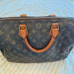 Authentic Vintage Louis Vuitton speedy 30